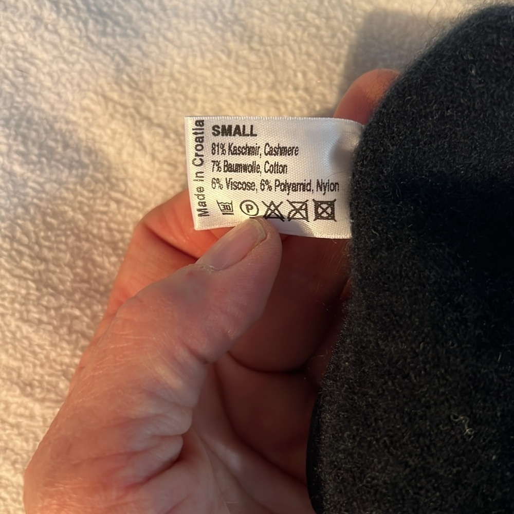 NWOT Wolford cashmere bra and panty set size small - Picture 7 of 8